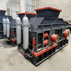 1208大型半自動液壓對輥破碎機發貨 破碎鵝卵石