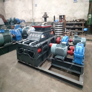 中小型直連式對輥破碎機發貨兩臺 發往河南