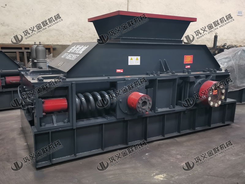 時(shí)產(chǎn)30噸對(duì)輥破碎機(jī)有哪些結(jié)構(gòu)，有哪些型號(hào)？