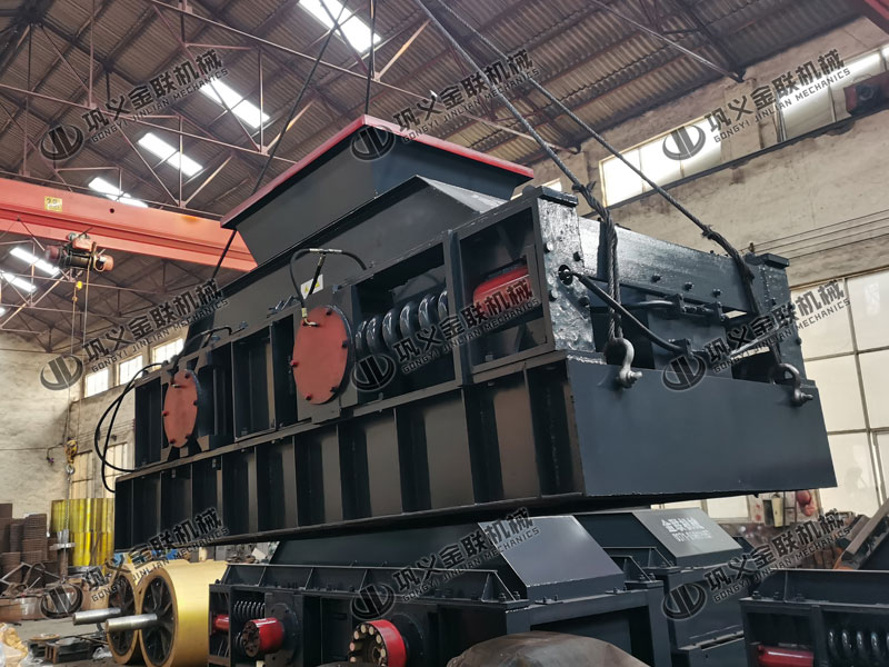 時(shí)產(chǎn)30噸對(duì)輥破碎機(jī)有哪些結(jié)構(gòu)，有哪些型號(hào)？