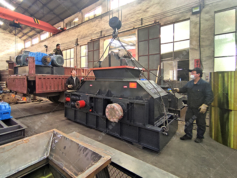 1208大型破碎機 直連式半自動對輥破碎機發往河北