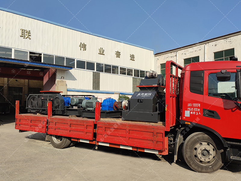 2PG610x400型組合對輥制砂機發貨