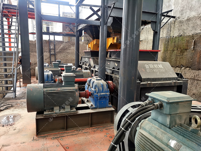 廢棄混凝土骨料破碎用到哪些設備？對輥破碎機怎么樣？