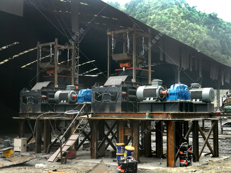 大型砂石廠購置一臺重型對輥破碎機需要投資多少? 大型砂石廠購置一臺重型對輥破碎機需要投資多少?