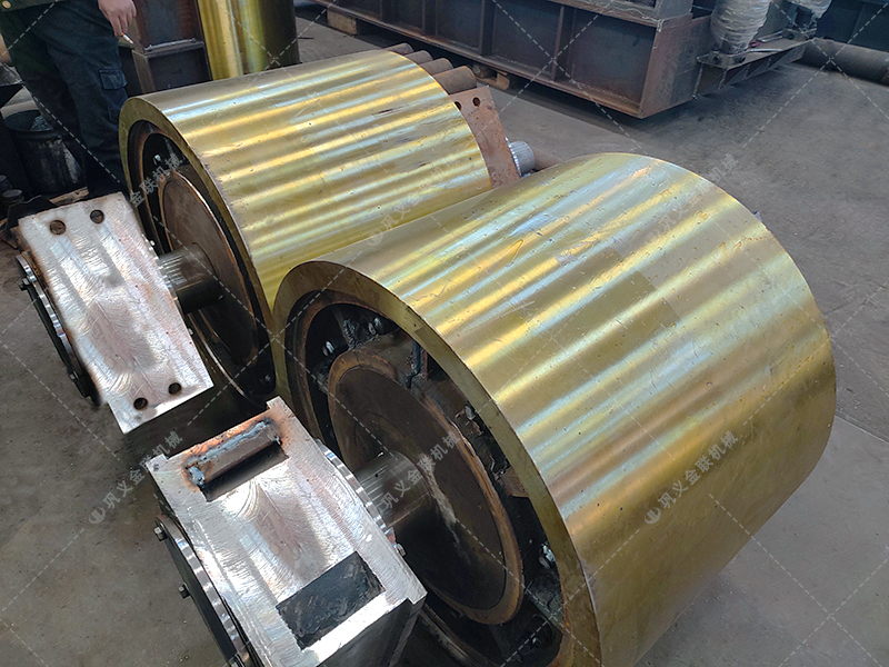 操作簡便高產(chǎn):1000x800液壓對輥制砂機(jī)的人性化設(shè)計揭秘 操作簡便高產(chǎn):1000x800液壓對輥制砂機(jī)的人性化設(shè)計揭秘